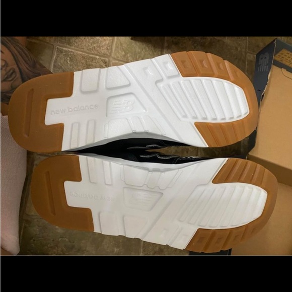 New Balance Running shoes - Picture 3 of 4